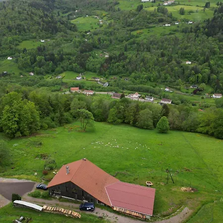 La Ferme Sous Les Hiez Pensión 3*
