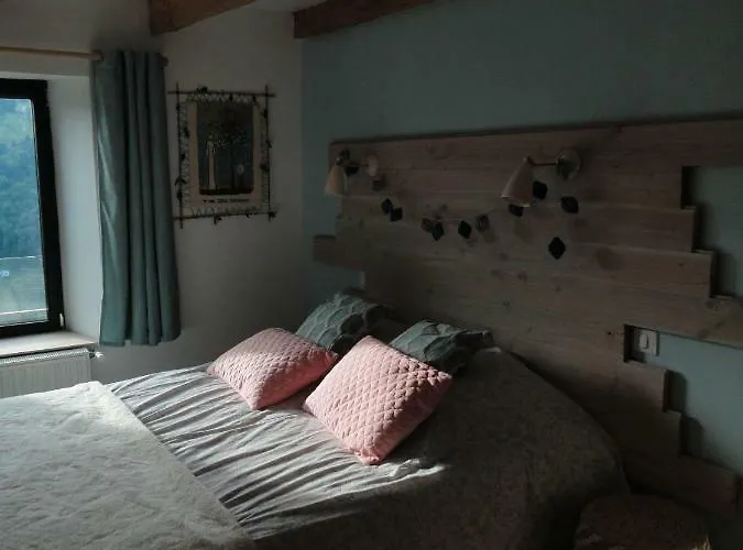 La Ferme Sous Les Hiez Pensionat 3*