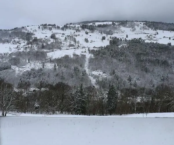 La Ferme Sous Les Hiez 3*