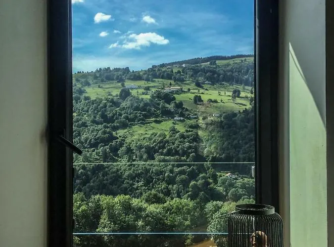 La Ferme Sous Les Hiez 3*