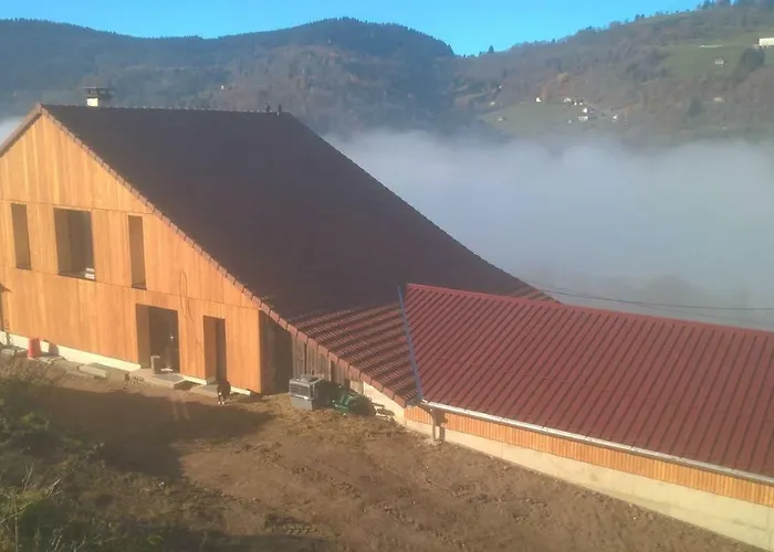 La Ferme Sous Les Hiez 3*