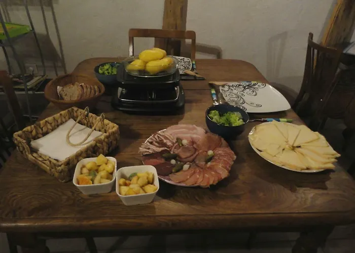 La Ferme Sous Les Hiez 게스트하우스 코르니몽